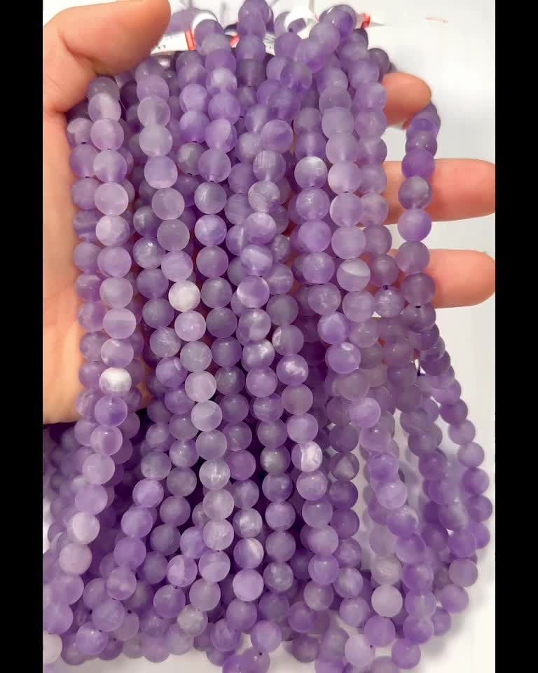 Amethyst A matte Perlen 8 mm auf einem 40 cm langen Faden